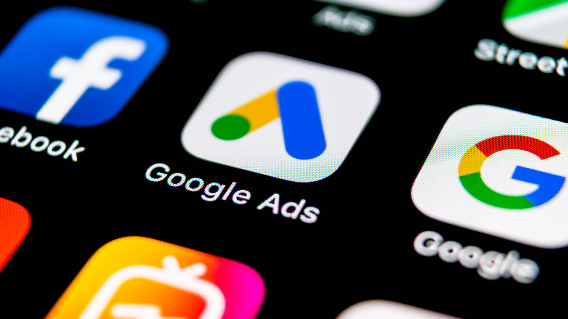 Logos das principais ferramentas para quem quer aprender tráfego pago como fazer: Google Ads e Meta Ads